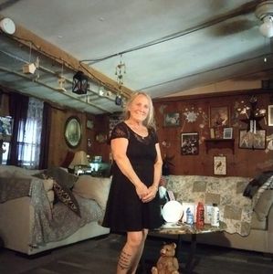 Meet your Posher, Connie